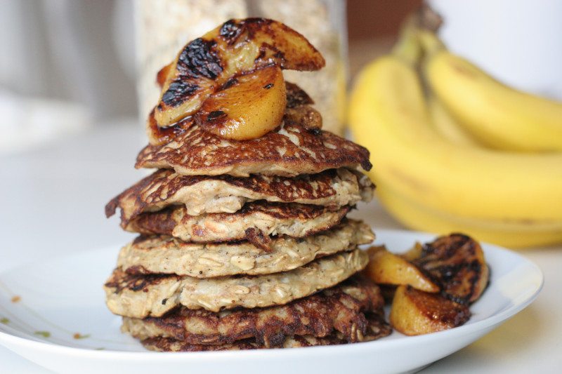 simple banana oat pancakes