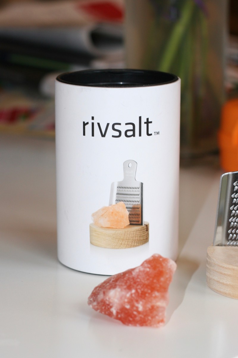 Rivsalt salt grater pictured with a pink rock salt chunk.