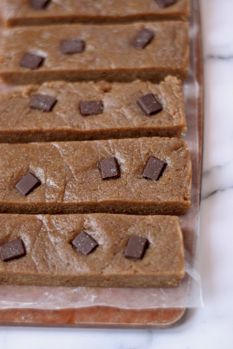 These Gluten-Free Peanut Butter Energy Bars are a perfect healthy snack for your busy day!