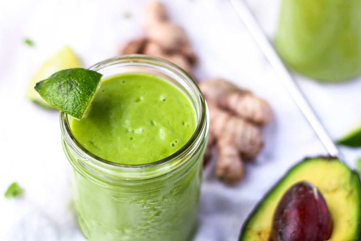 Tropical Green Smoothie with a lime in it